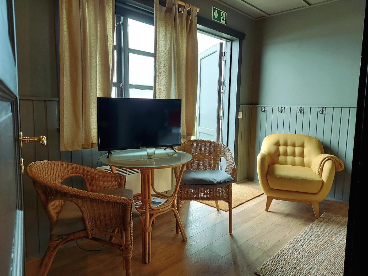 Riverfront Lodge Гелла Екстер'єр фото