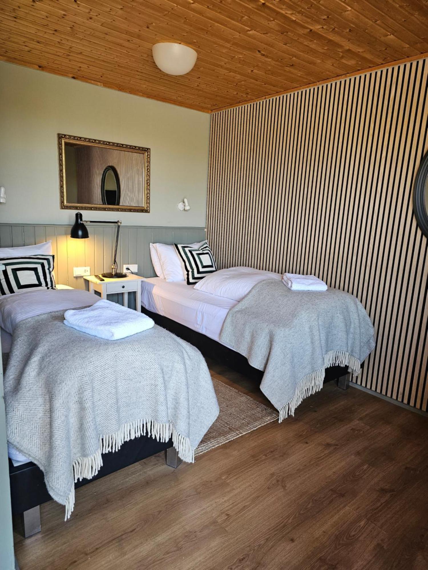 Riverfront Lodge Гелла Екстер'єр фото